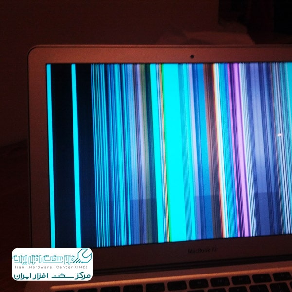 نمایش خطوط رنگی افقی در صفحه نمایش لپ تاپ دل